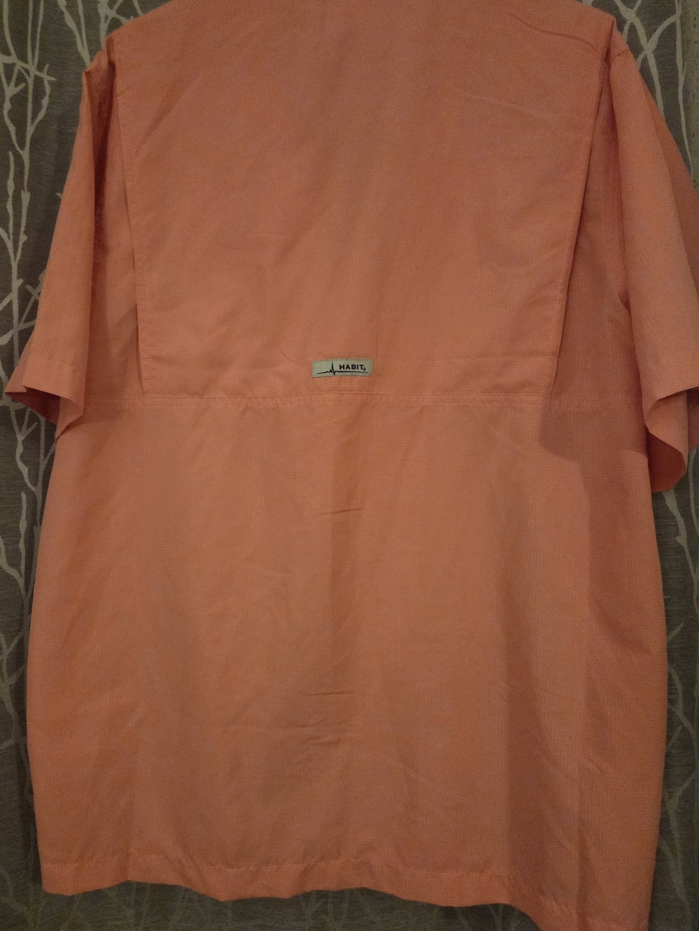 Habitz Men's Short-Sleeve Salmon Button-Down Fishing Shirt. Size L - Picture 4 of 6